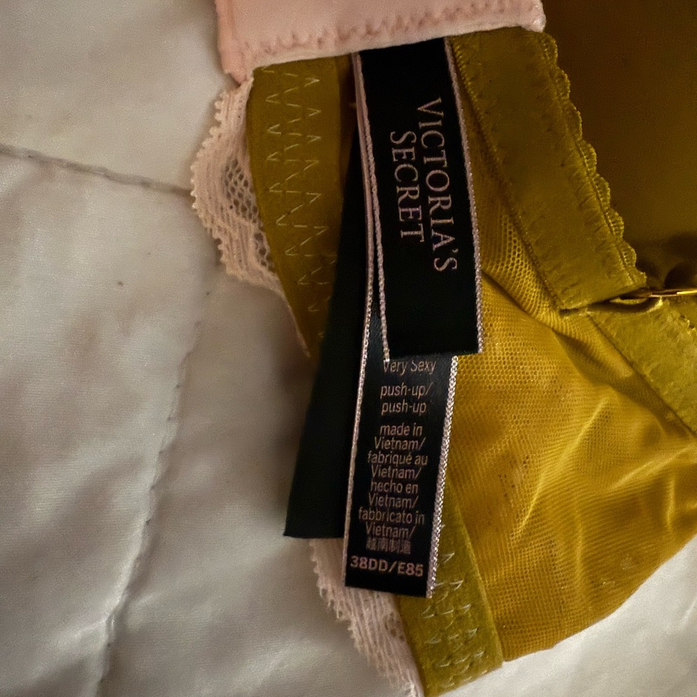 Victoria's Secret Mustard Lace Bra